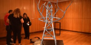 U. Autónoma presenta esculturas en acero en exposición abierta al público en su Galería de Arte
